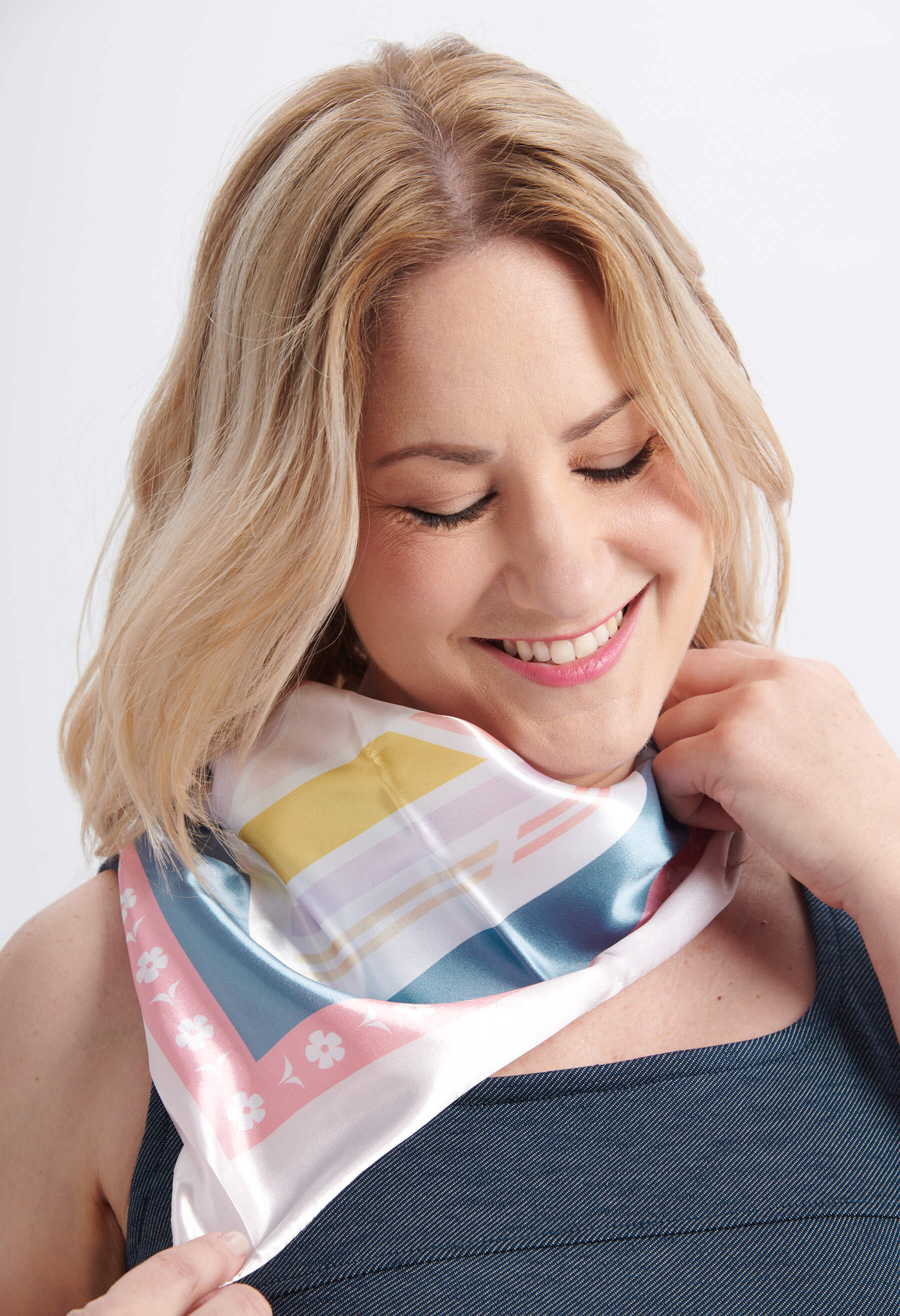 Foulard carré à imprimé géométrique