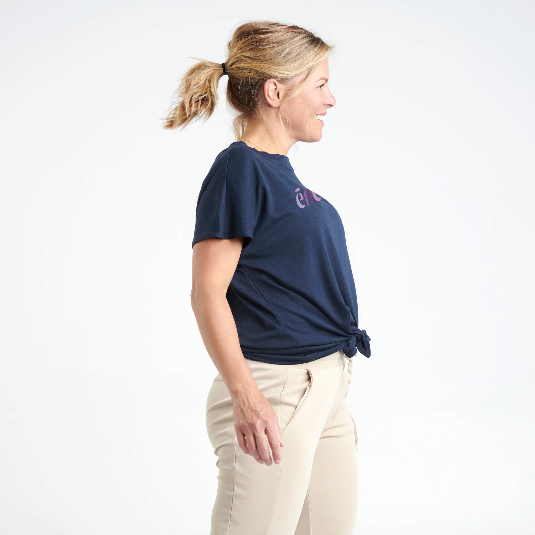 Noa - T-shirt imprimé et noué à l’avant marine