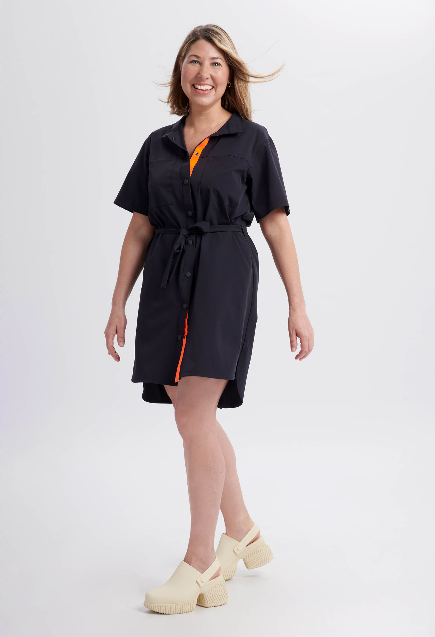 Olie - Robe chemise avec ceinture - Noir