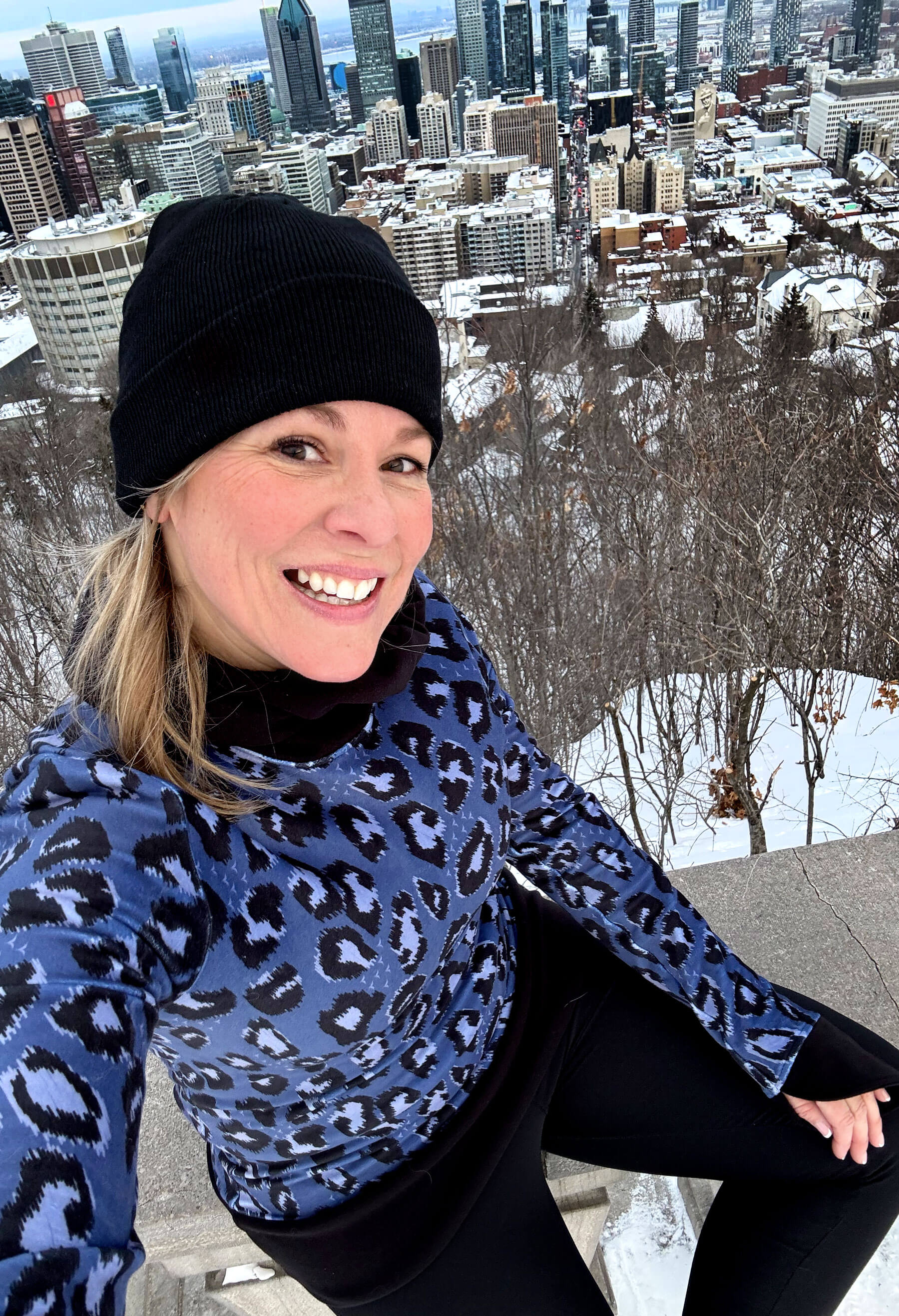 Bianca - Chandail à capuchon et manches longues - collection Coeur de Lion