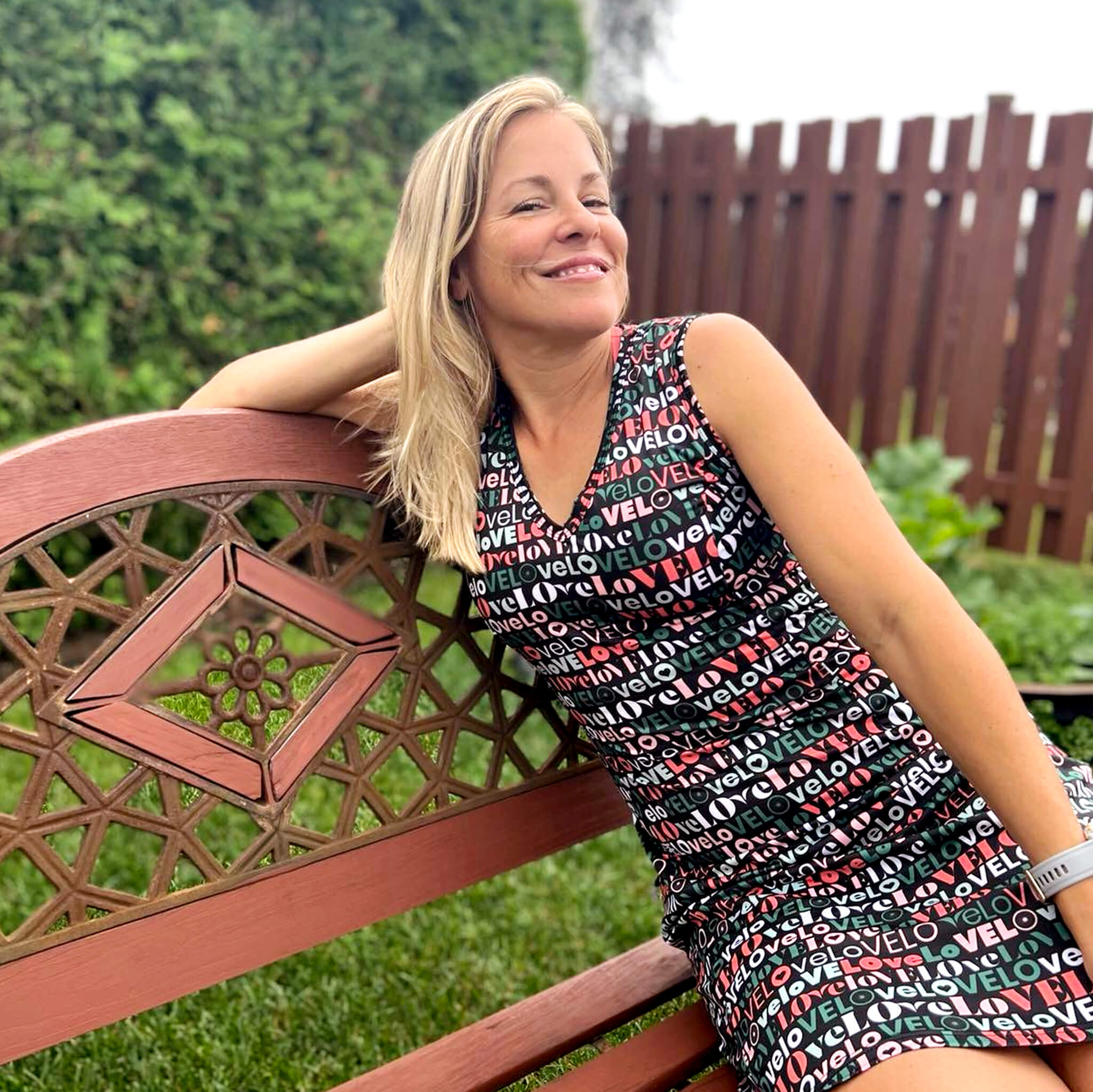 Vivia - Robe de vélo courte sans manches avec encolure en V - Collection LOVELO