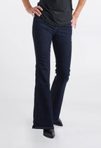 Jeans Alex à coupe évasée en collaboration avec YOGA-JEANS x KSL, couleur marine!