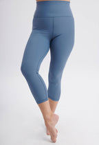 Angelina - High Waisted Capri Leggings