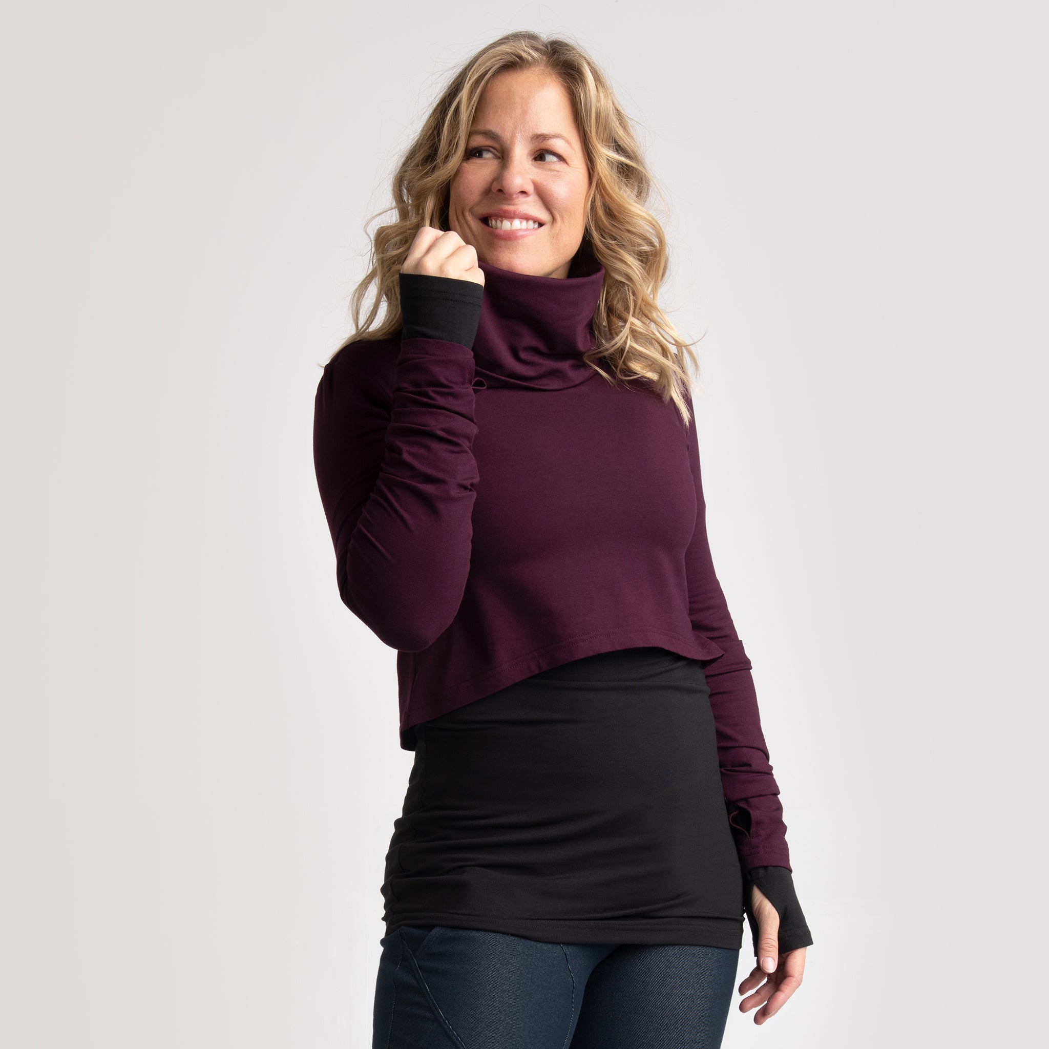 Bolero Valentia Bordeaux, chandail Kaelie noir: des créations Québécoises signées KSL!