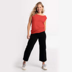 Chandail Fred orange, pantalon Lily noir: des créations Québécoises signées KSL!