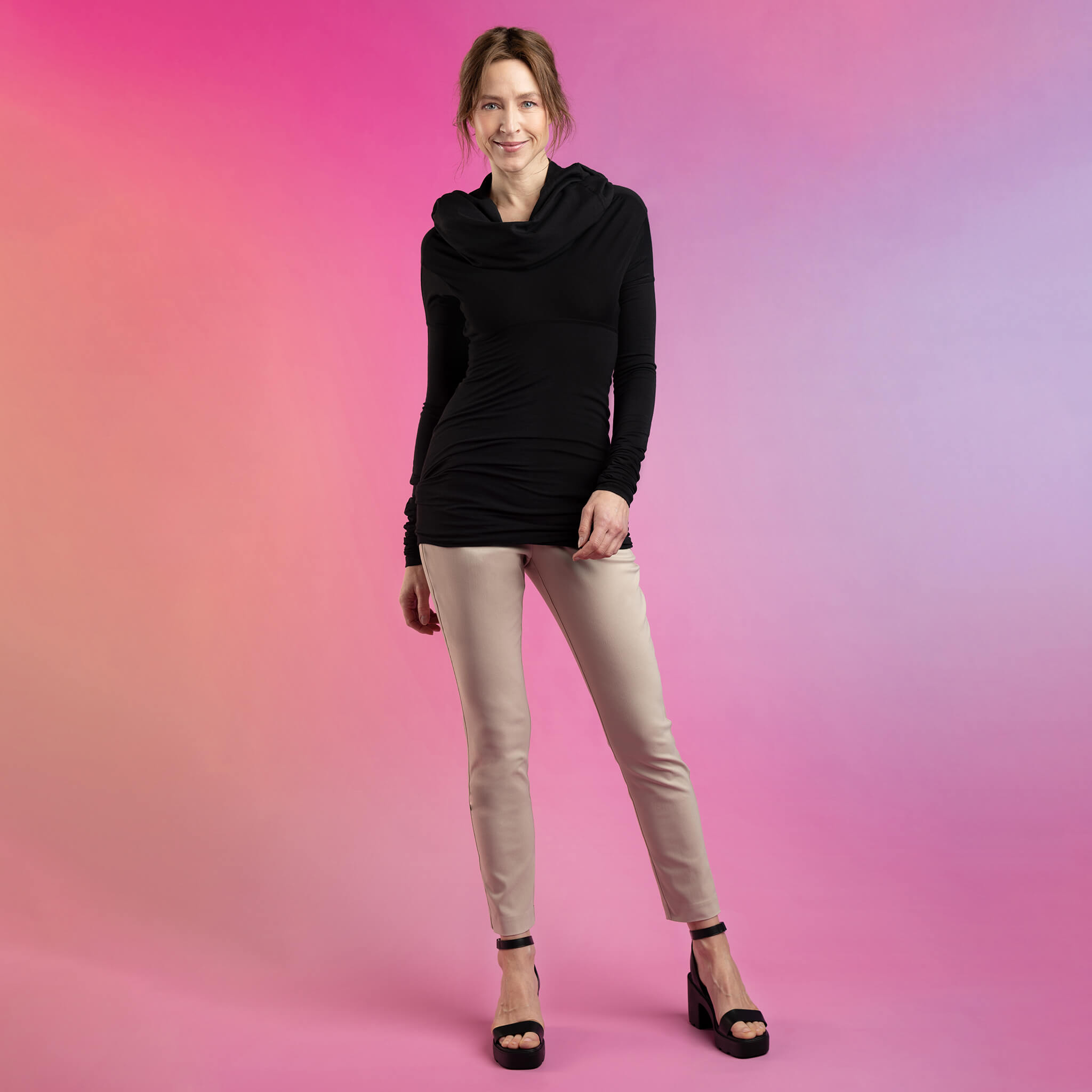 Robe Marie-Soleil noir, pantalon Josy sable: des créations québécoises signées KSL