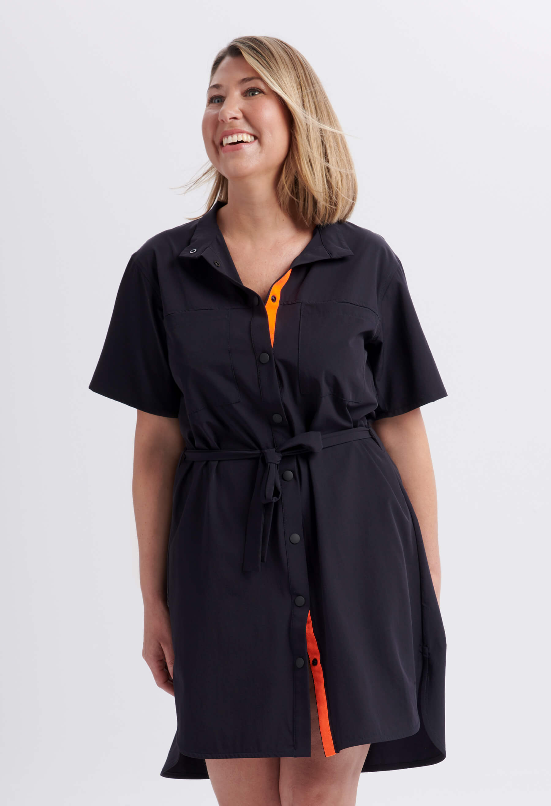 Olie - Robe chemise avec ceinture - Noir