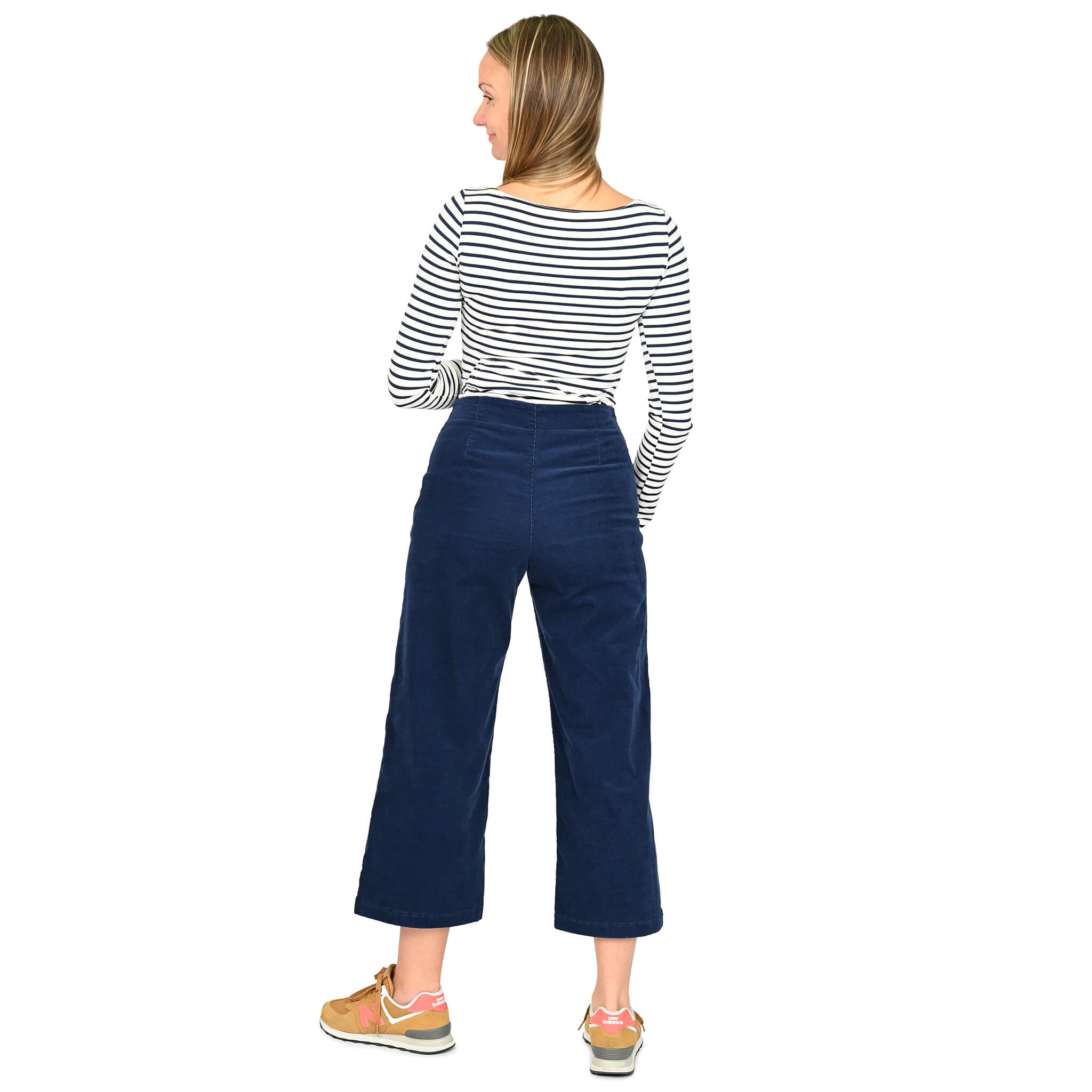 Lily Yoga Jeans marine, Chandail Magalie crème: des créations Québécoises signées KSL