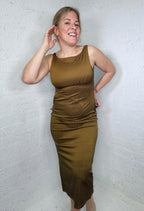 Lucia Pétillante - Robe longue sans manches avec fente latérale