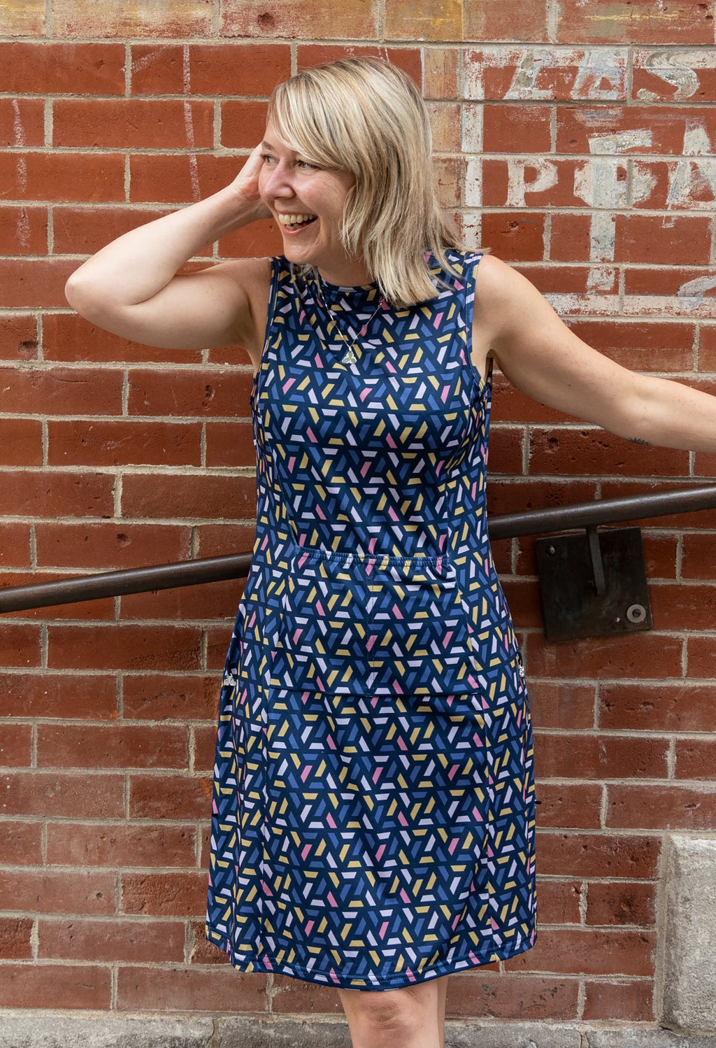 Vivia - Short sleeveless dress