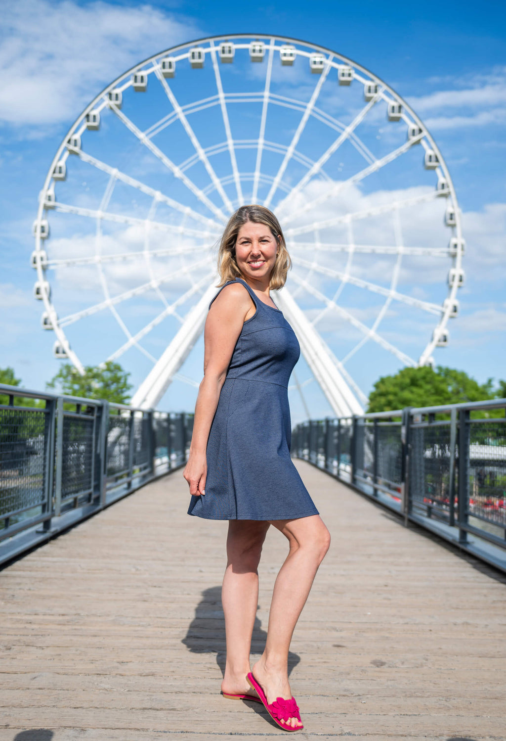 June - Sleeveless square neckline dress