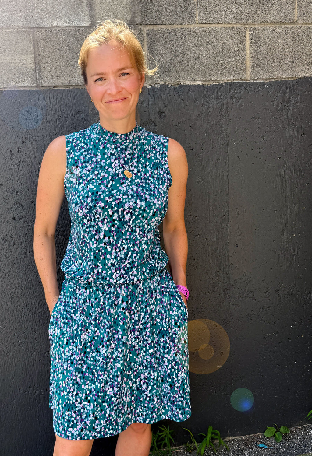 Lauria - Robe sans manche avec col haut et élastique à la taille