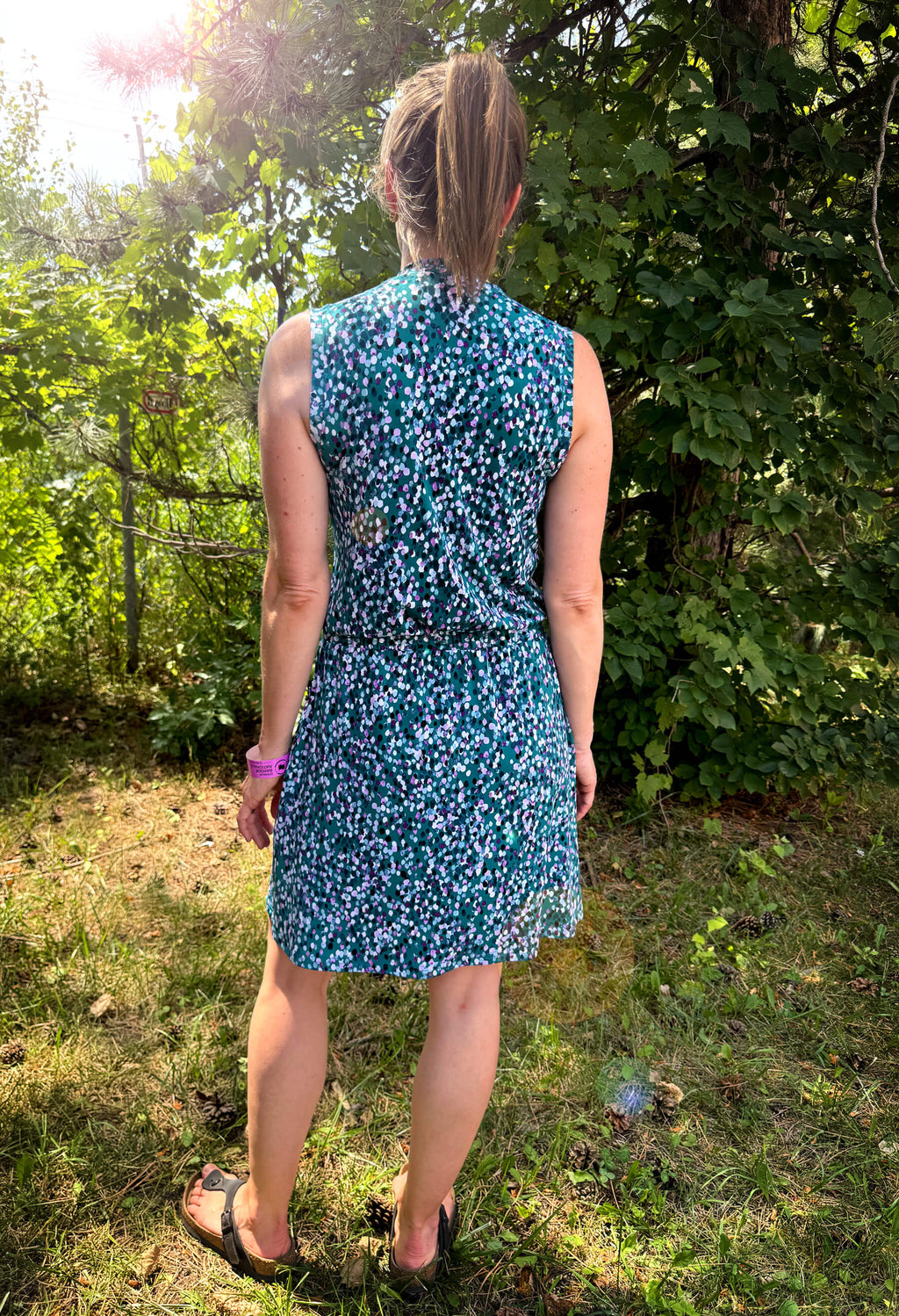 Lauria - Robe sans manche avec col haut et élastique à la taille